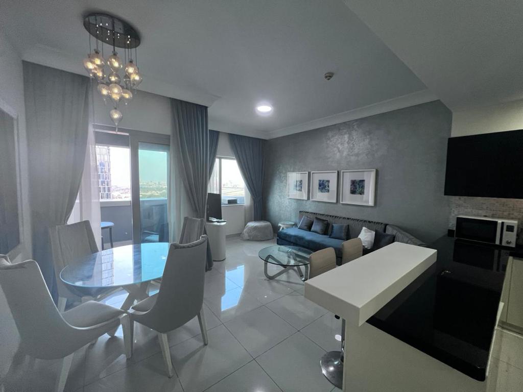 Bright | Spacious Layout | Furnished I High Floor