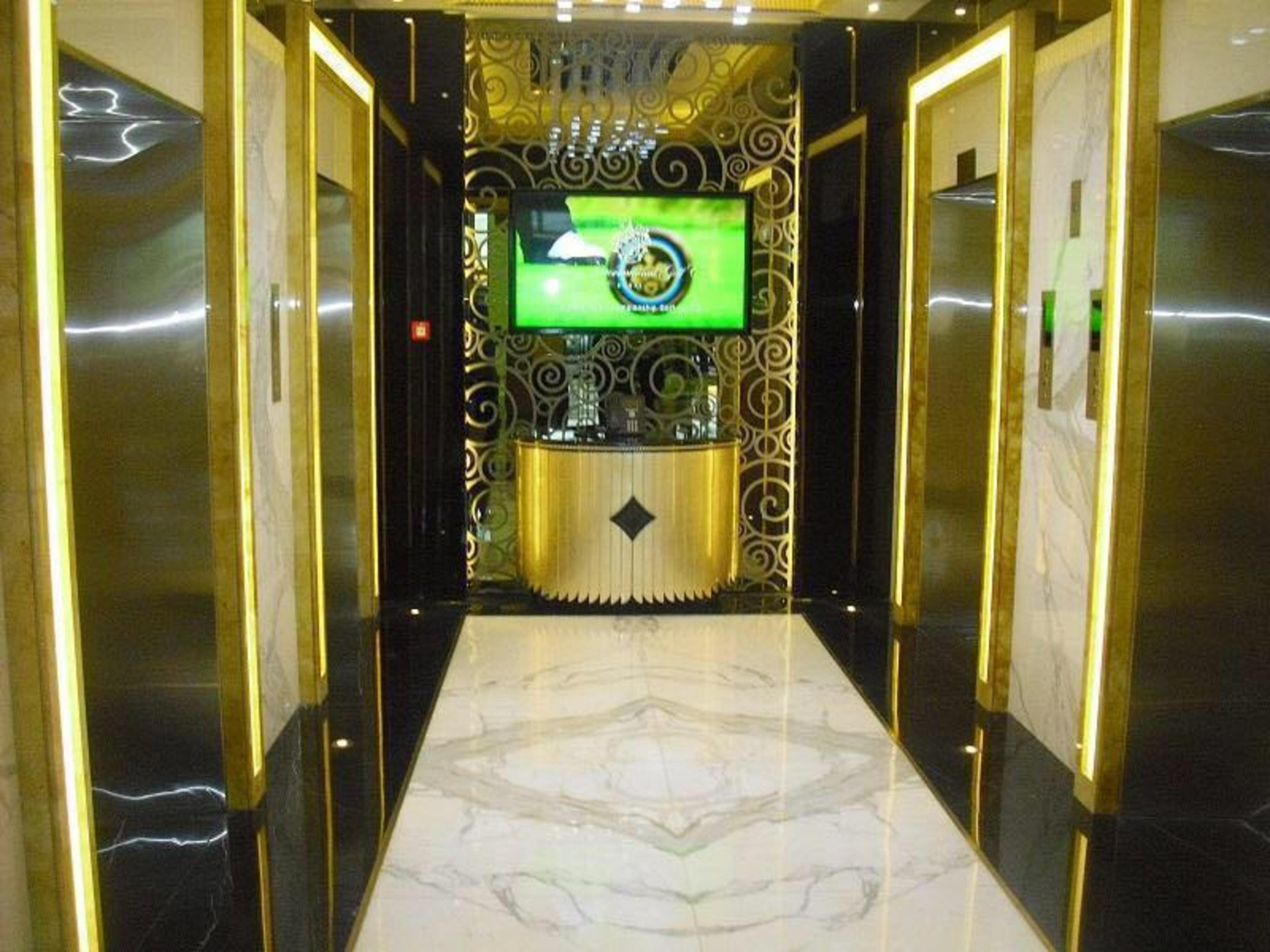 Bright | Spacious Layout | Furnished I High Floor