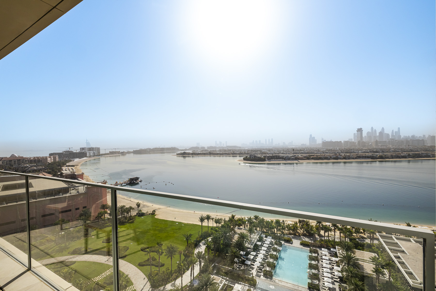 Dual View I Luxury Living I 4BR Expensive Layout