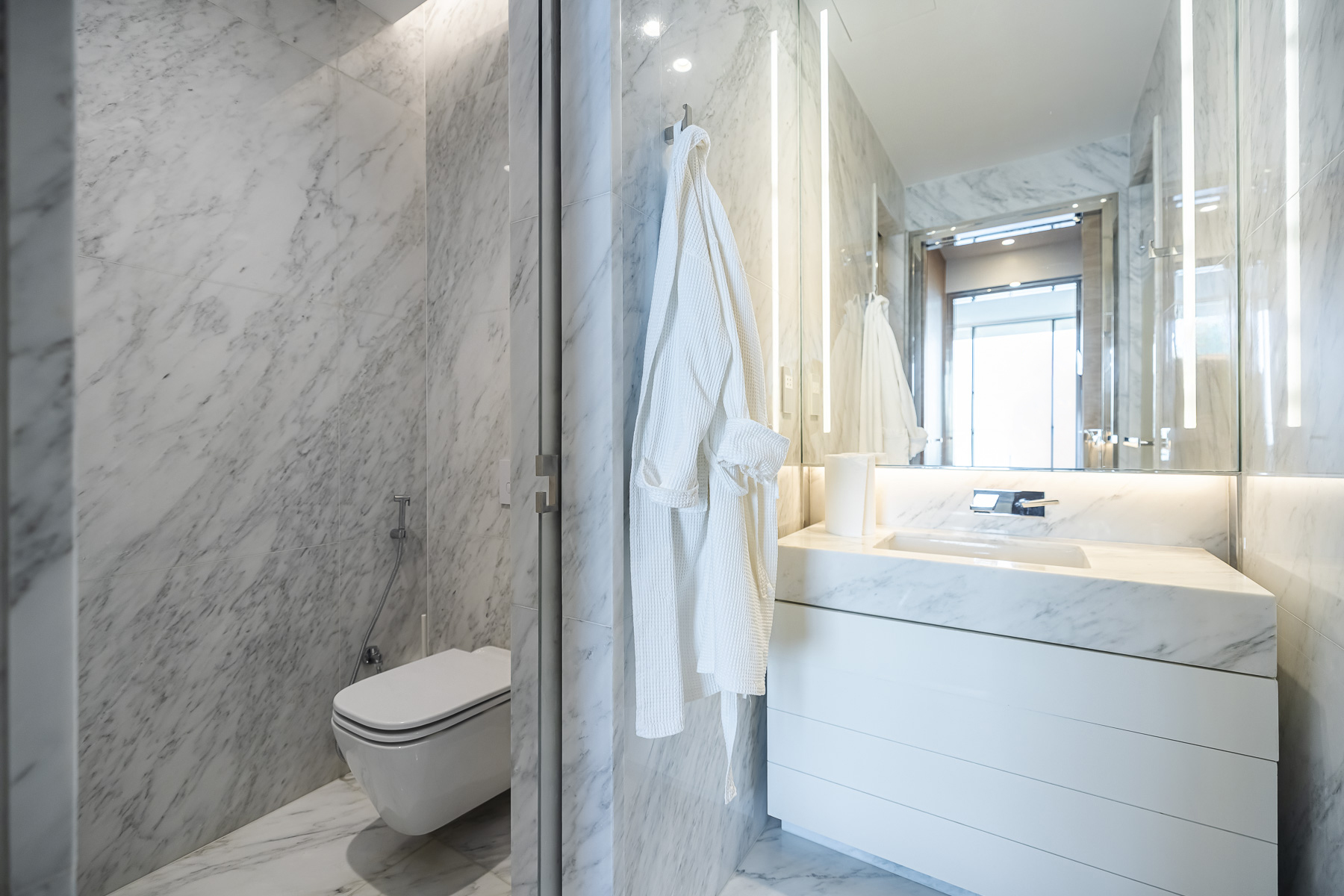 Dual View I Luxury Living I 4BR Expensive Layout