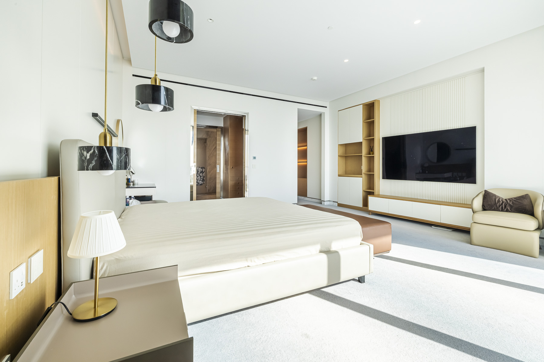 Dual View I Luxury Living I 4BR Expensive Layout