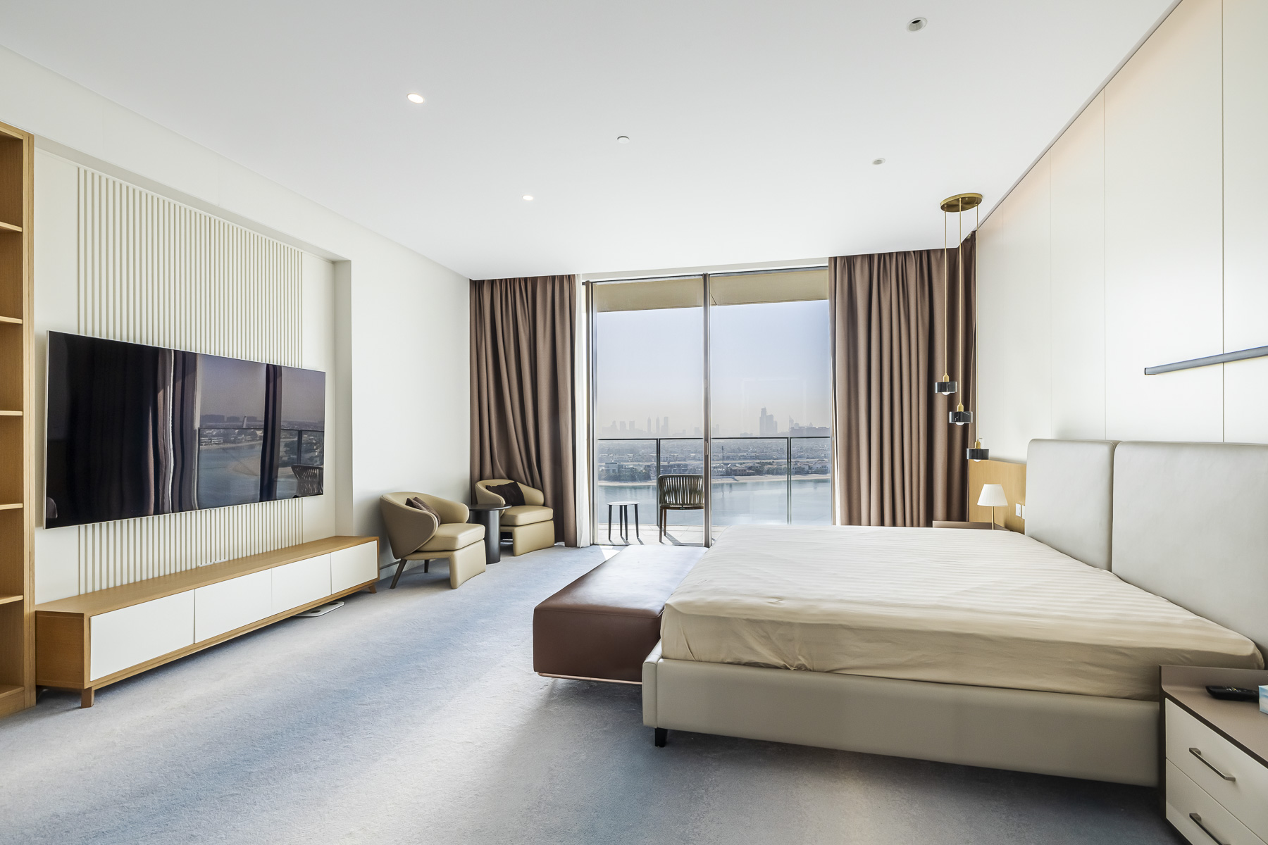 Dual View I Luxury Living I 4BR Expensive Layout