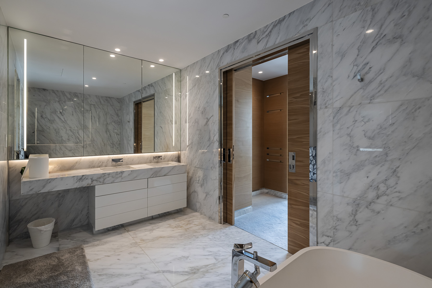 Dual View I Luxury Living I 4BR Expensive Layout